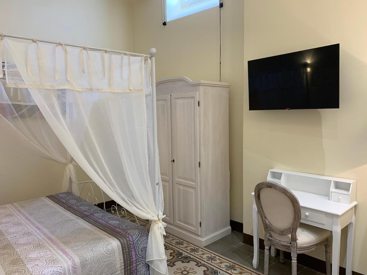 Bed and Breakfast Piazza Fontana Luxury Галатина Экстерьер фото