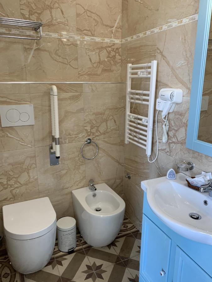 Bed and Breakfast Piazza Fontana Luxury Галатина Экстерьер фото